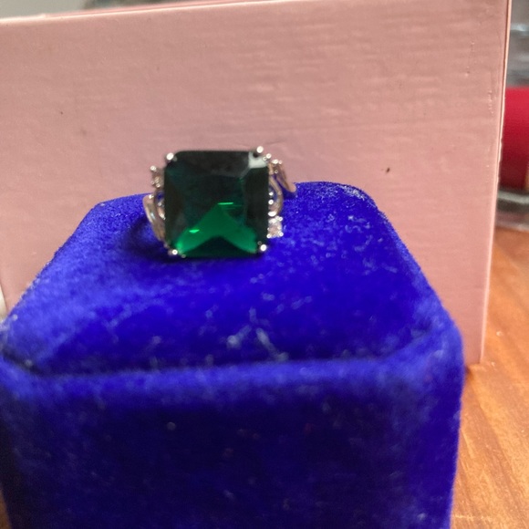 Green gemmed ring - Picture 2 of 2